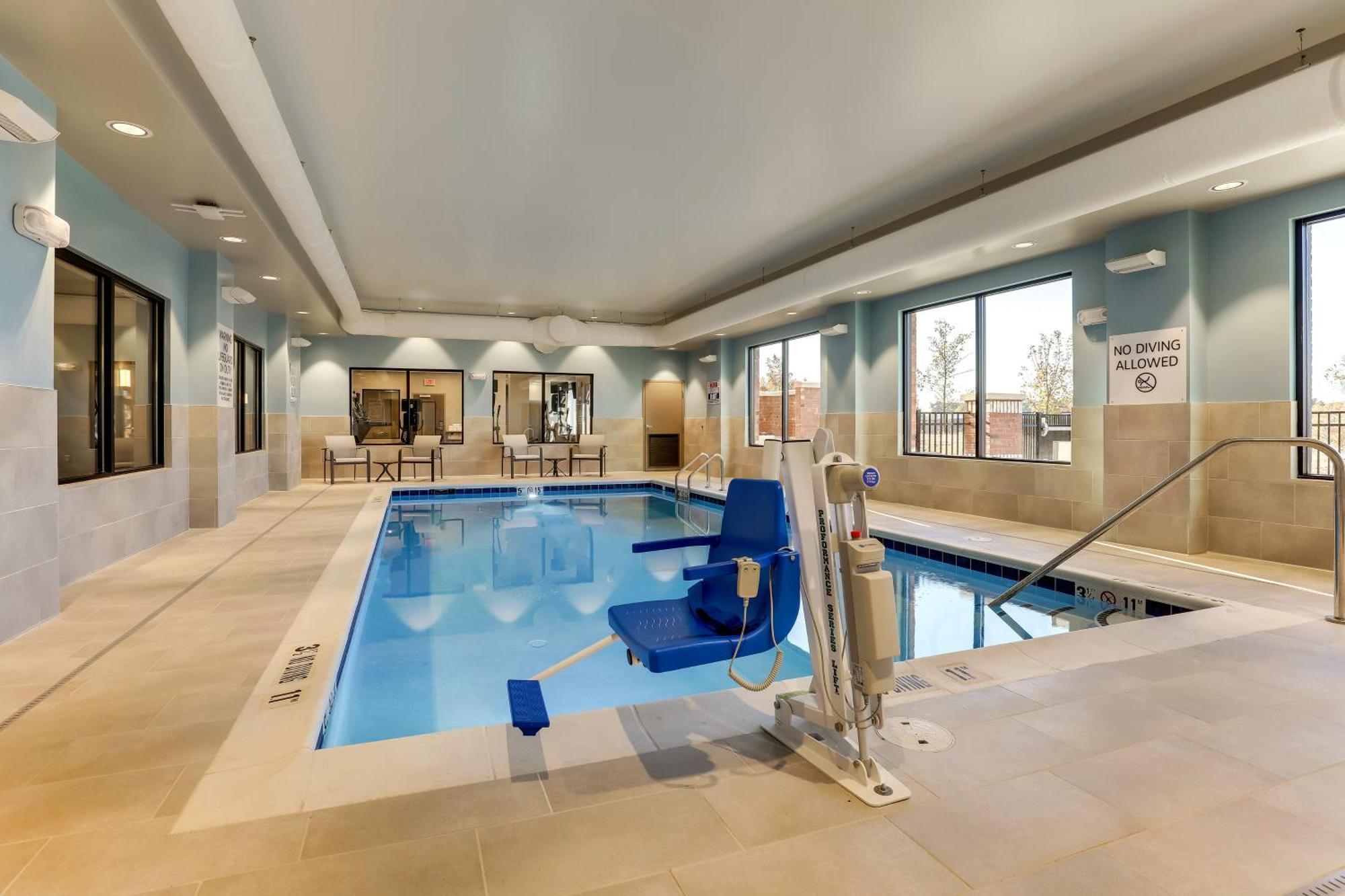 Holiday Inn Express Holly Springs - Raleigh Area By Ihg Buitenkant foto