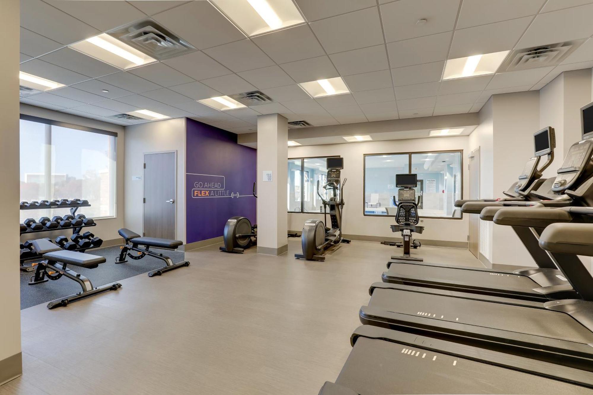 Holiday Inn Express Holly Springs - Raleigh Area By Ihg Buitenkant foto