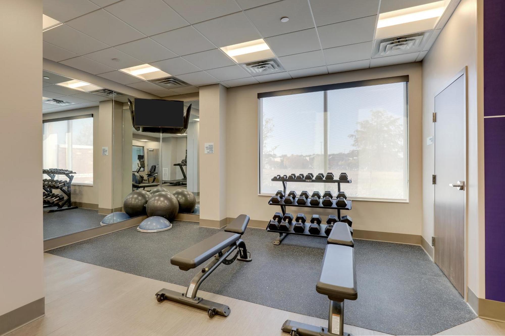 Holiday Inn Express Holly Springs - Raleigh Area By Ihg Buitenkant foto