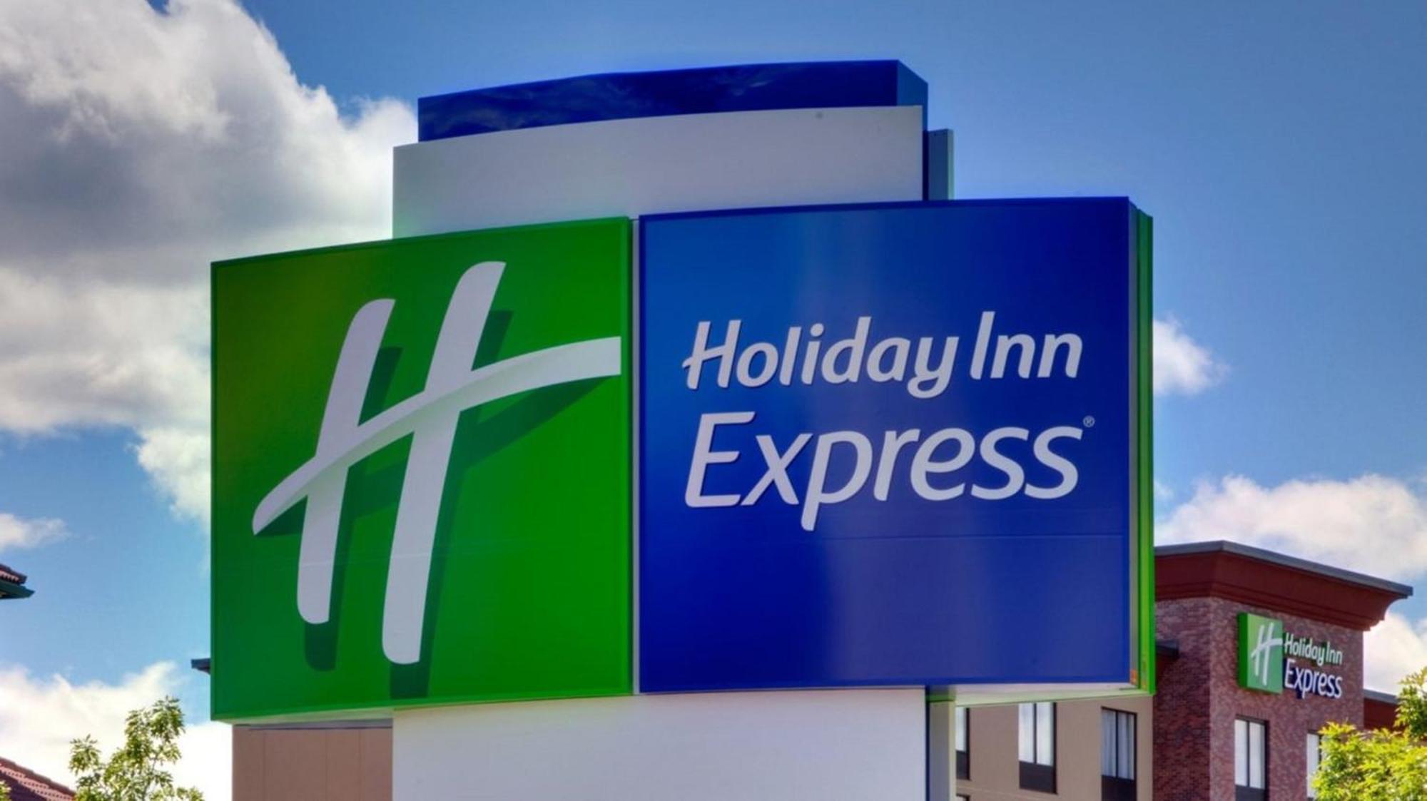 Holiday Inn Express Holly Springs - Raleigh Area By Ihg Buitenkant foto