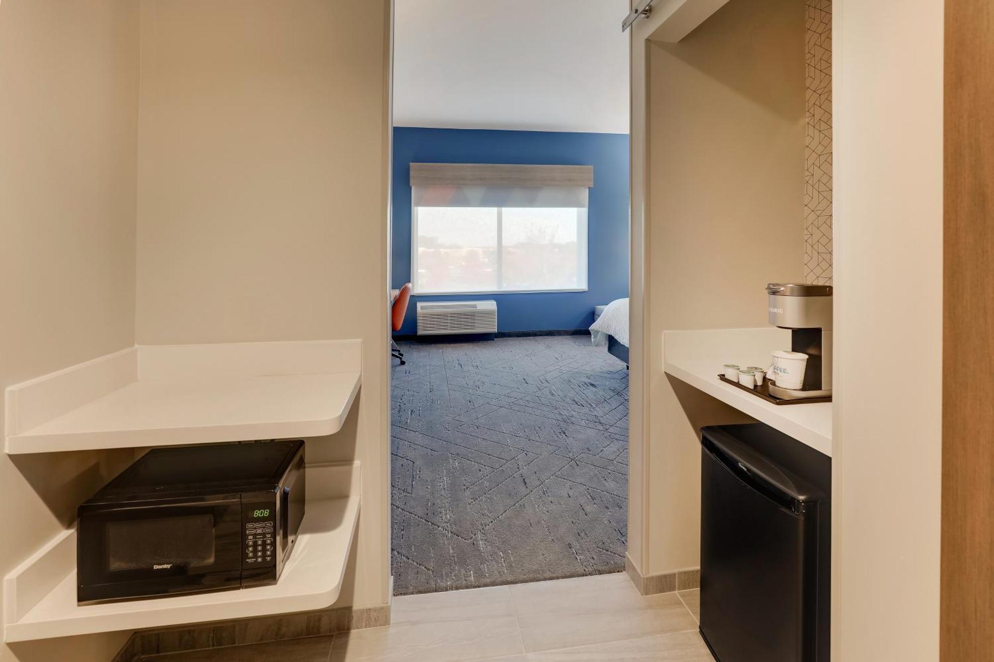 Holiday Inn Express Holly Springs - Raleigh Area By Ihg Buitenkant foto
